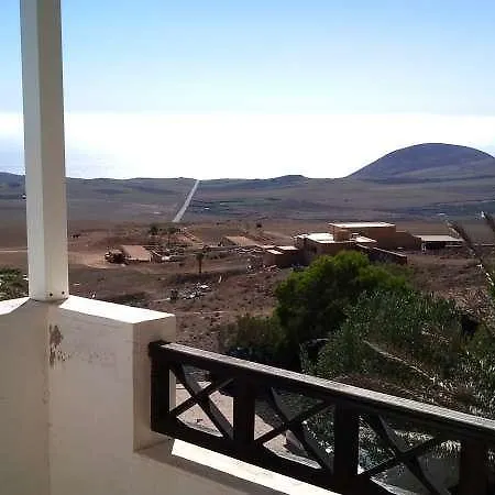 Edenita C Nyaraló Uga