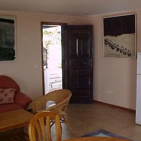 Edenita C Nyaraló